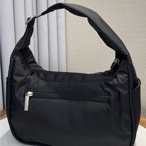 🖤lululemon athletica Classic Black Shoulder Bag🖤 - Picture 4 of 5